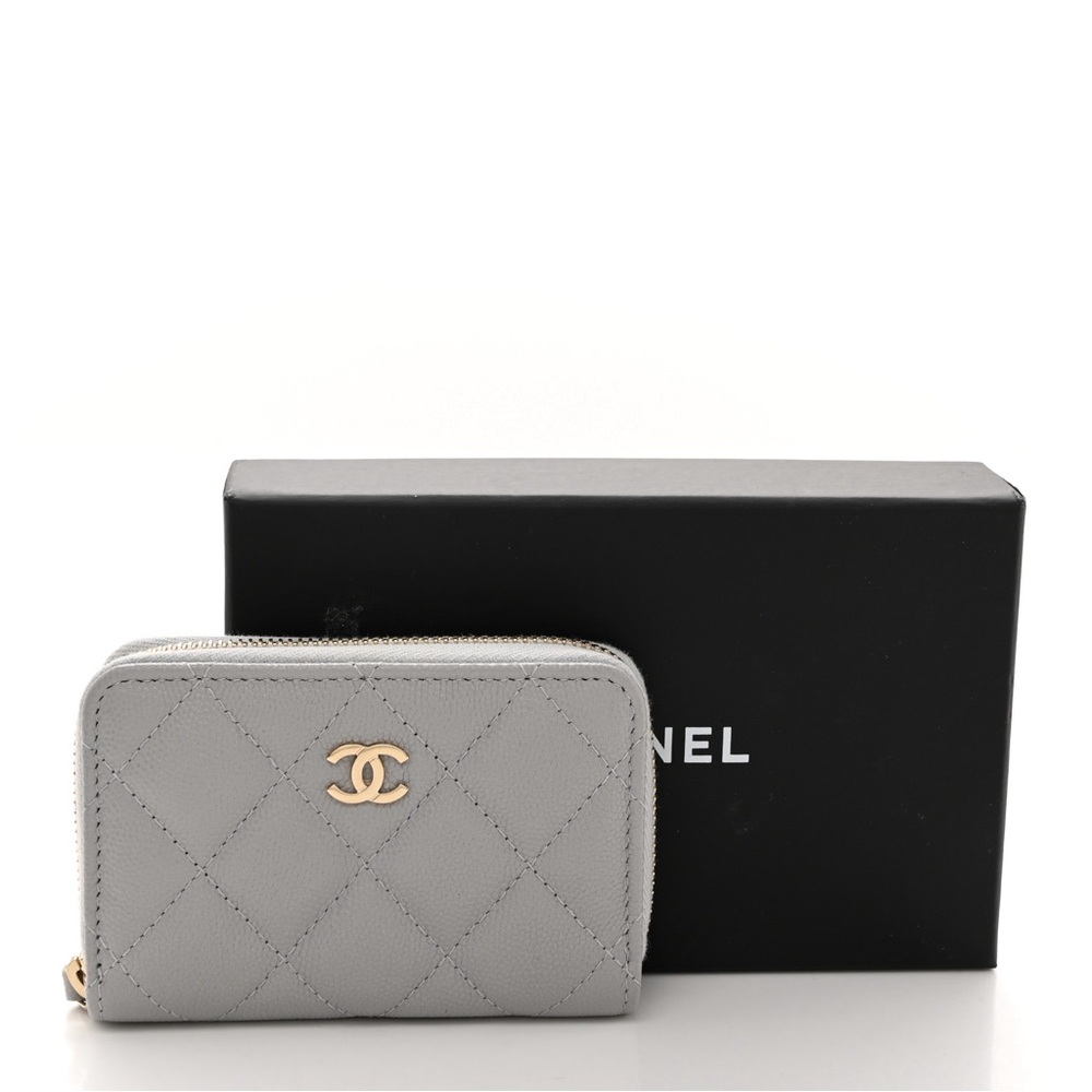 CHANEL Light Gray Quilted Card Holder